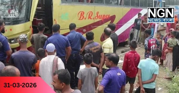 নওগাঁ বাসের ভেতর তরুণের মরদেহ উদ্ধার