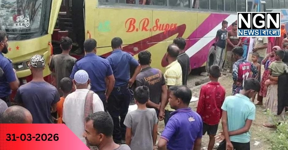 নওগাঁ বাসের ভেতর তরুণের মরদেহ উদ্ধার
