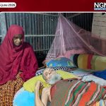 হুইলচেয়ারের অপেক্ষায় রিকশাচালক