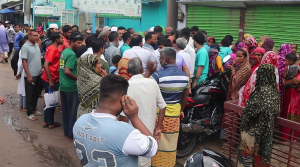 নওগাঁর দয়ালের মোড়ে বাস দুর্ঘটনার স্থান