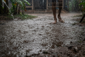  ভারী বৃষ্টিতে জলাবদ্ধতা