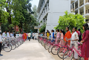 মহাদেবপুরে ক্ষুদ্র নৃ-গোষ্ঠীর নারীদের মাঝে সেলাই মেশিন বিতরণ