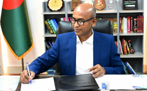 ঢাকায় সিআইডি সদর দপ্তরে দায়িত্ব গ্রহণ অনুষ্ঠানে নতুন সিআইডি প্রধান