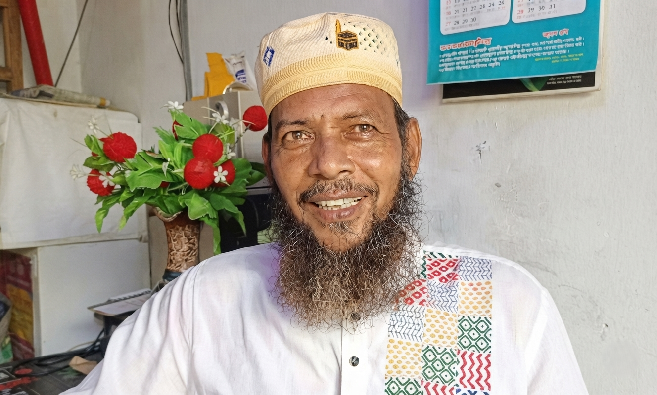 ৫৪ বছর বয়সে এসএসসি পাস করা নাটোরের আলী আকবর