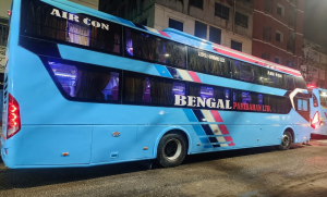 ঢাকা-সিলেট মহাসড়কে দুই বাসের সংঘর্ষে দুর্ঘটনাস্থলের দৃশ্য