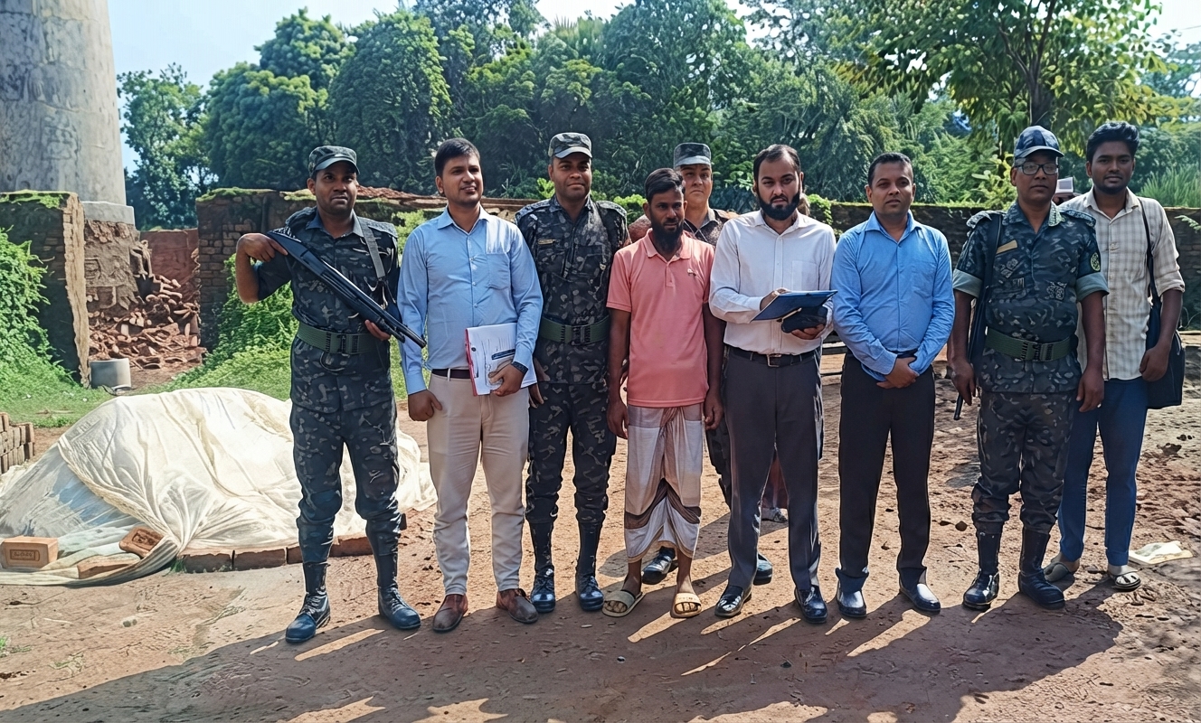মান্দায় অবৈধ ইটভাটায় জরিমানা, নির্মাণকাজ বন্ধ