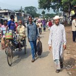 নওগাঁয় বাস-অটোরিকশা বন্ধ