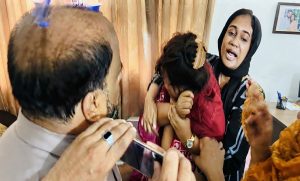 সাবেক ওসি মাহবুব আলমকে ফ্ল্যাট থেকে নারীসহ উদ্ধারের ঘটনা