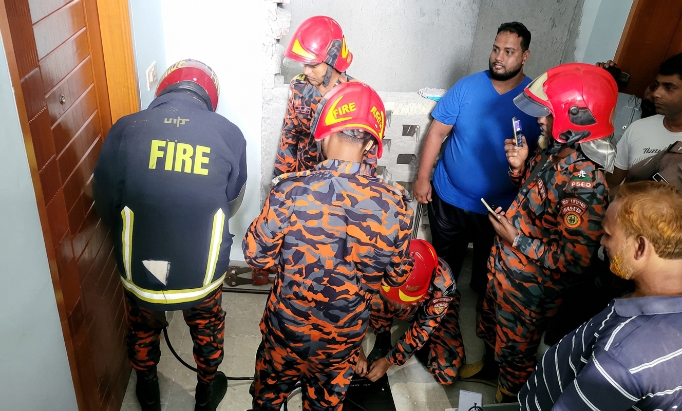 রাজশাহীতে সাবেক ওসি মাহবুব আলমকে নিয়ে ষষ্ঠ স্ত্রীর অভিযোগ